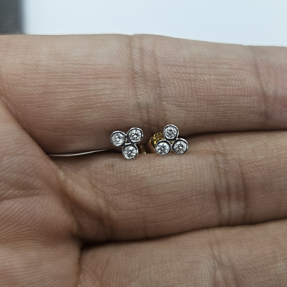 Earring - 3 Tiny Diamonds